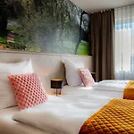 Hotel Restaurant Elbebruecke 3*